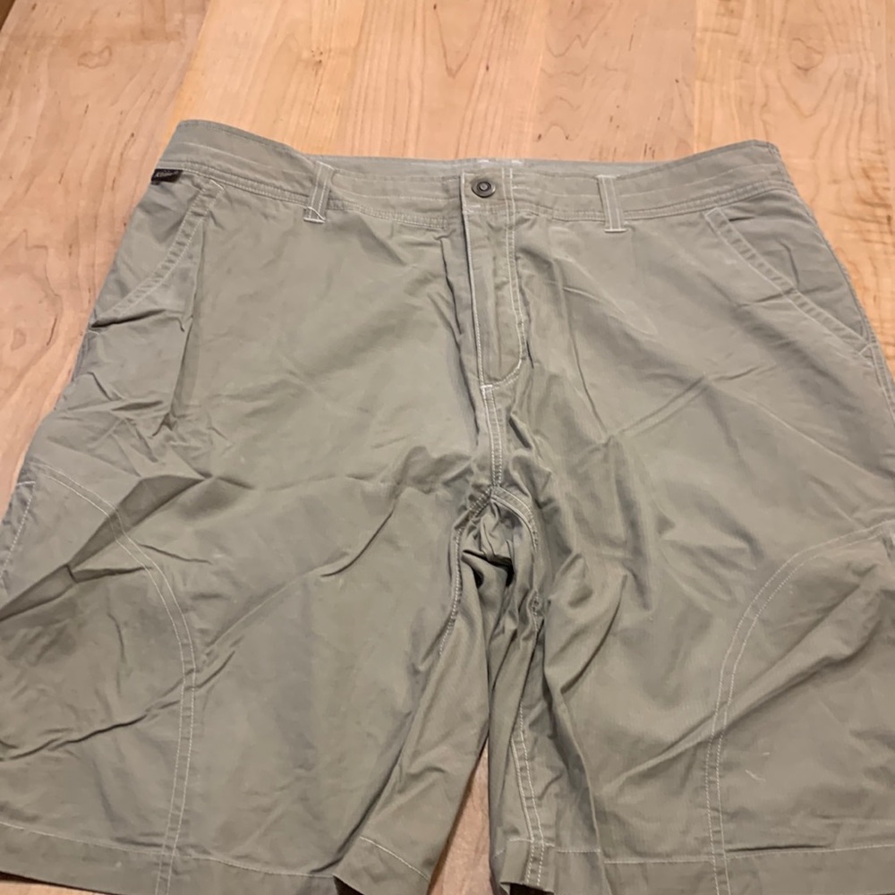 Mens KUHL dry shorts size 38